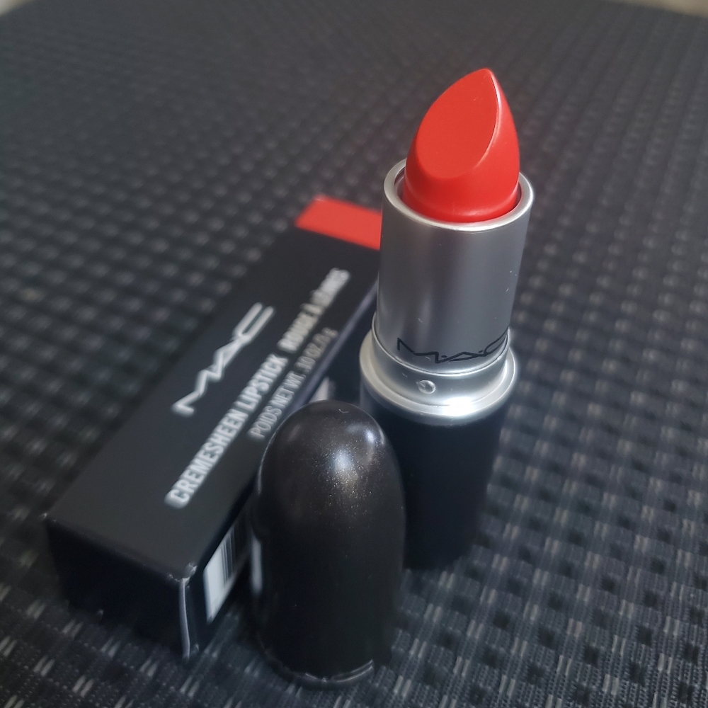 NEW MAC Lipstick- 232 Dozen Carnations